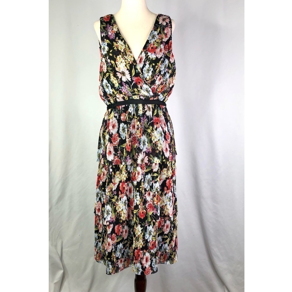 Adrianna Papell dress micro pleated floral v neck sleeveless 10